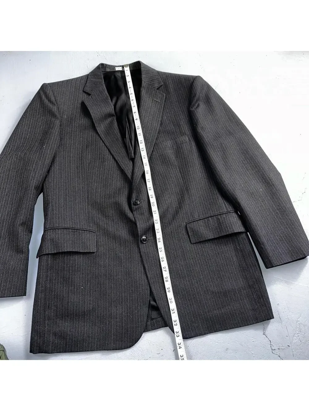 VTG Botany 500 Couture 42 USA MADE 2Pc Black/Gray Pinstriped Wool Suit